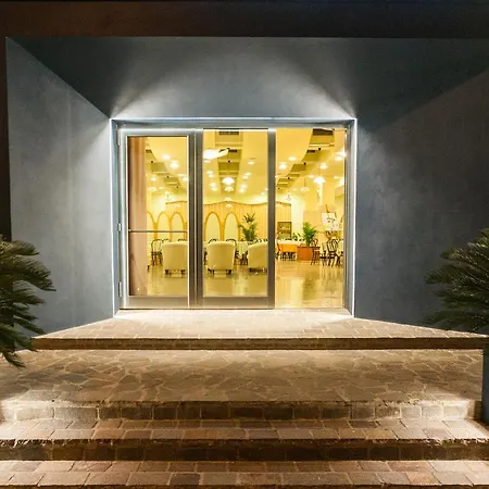 Garden Hotel