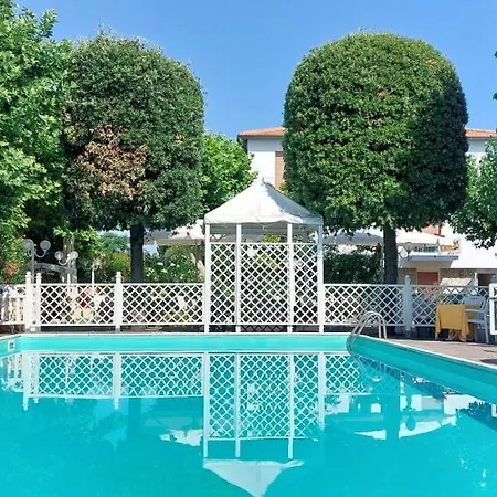 Garden Hotel