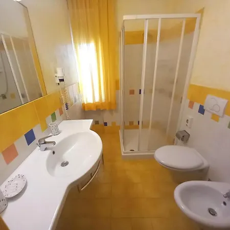 Отель Garden 3*