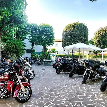 فندق Garden