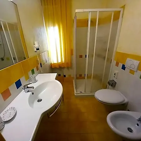 Garden Hotel 3*